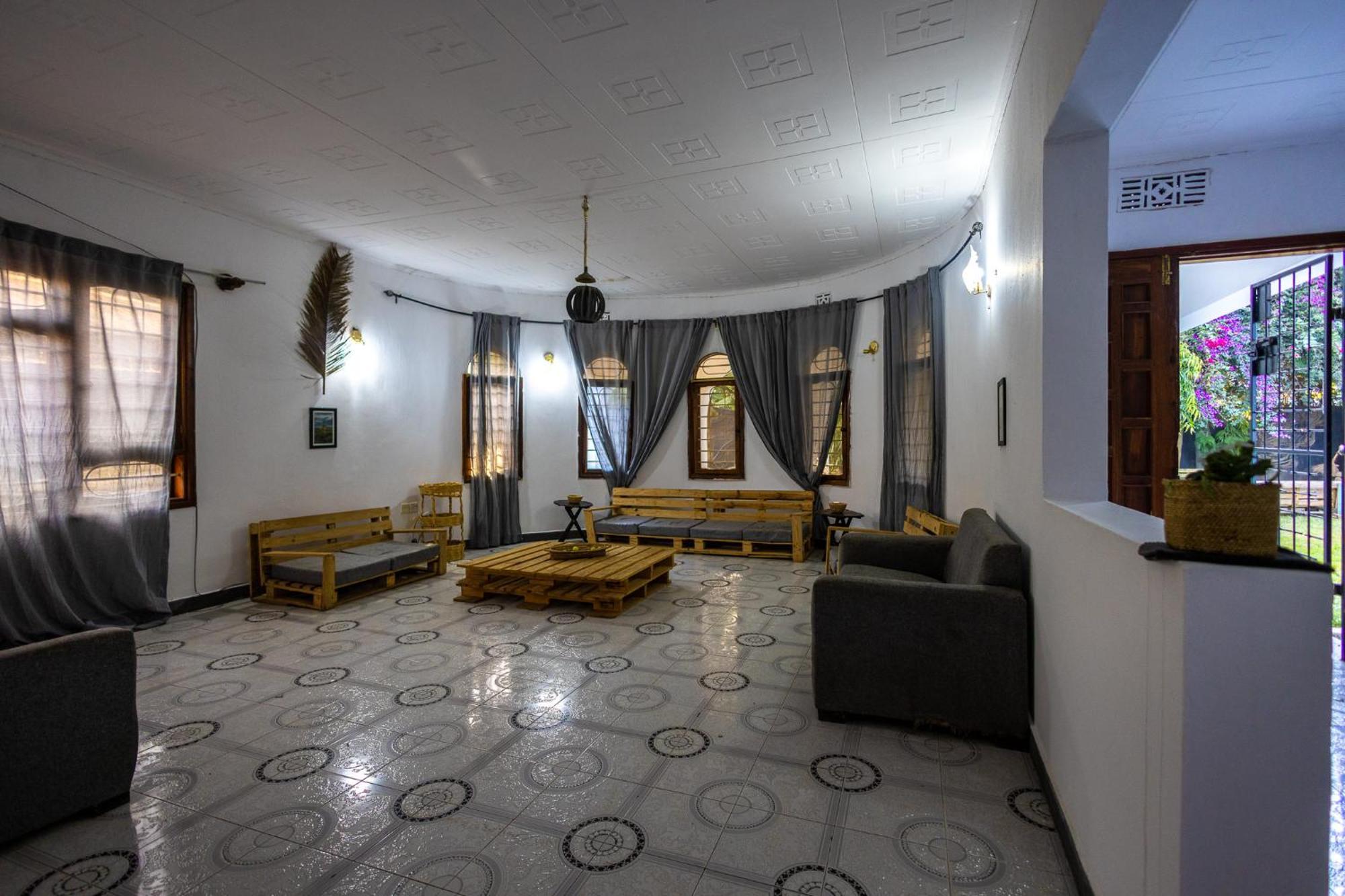 Bed and Breakfast Safari Adventures-House à Arusha Extérieur photo